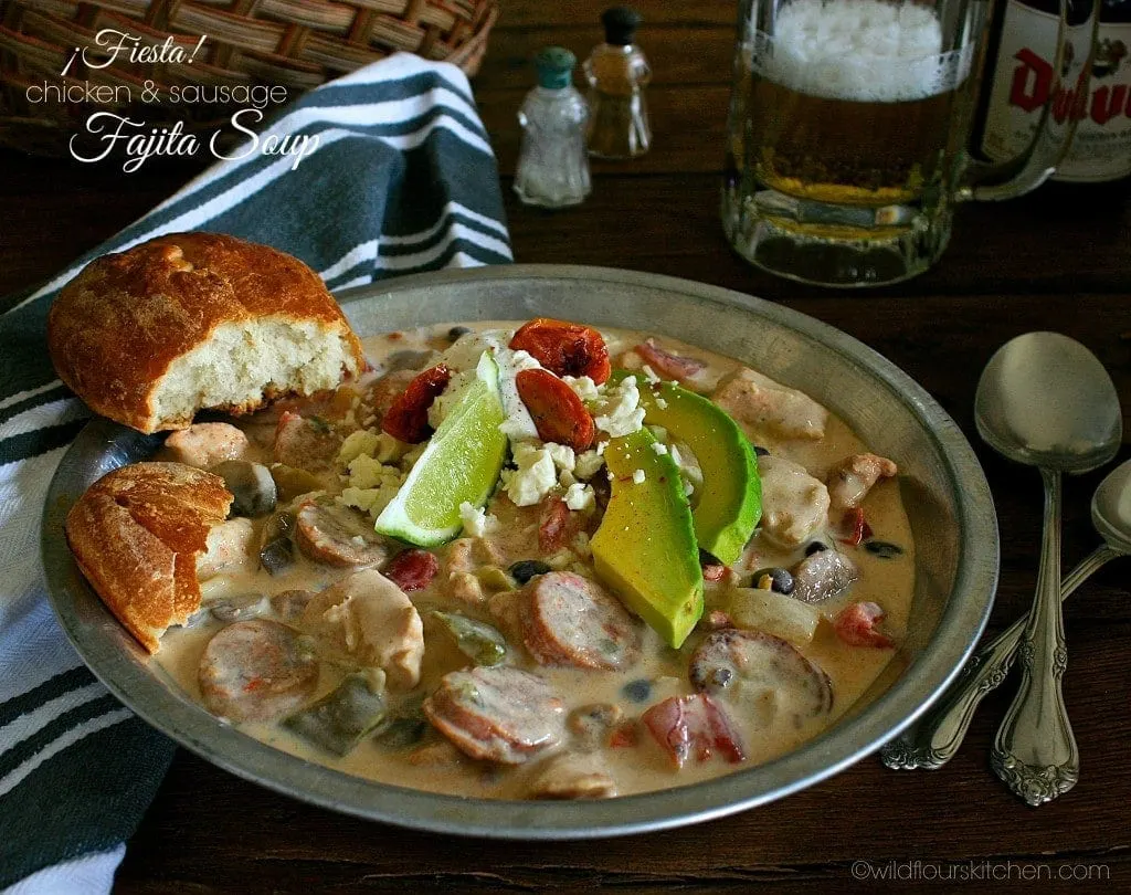chicken & sausage fajita soup main