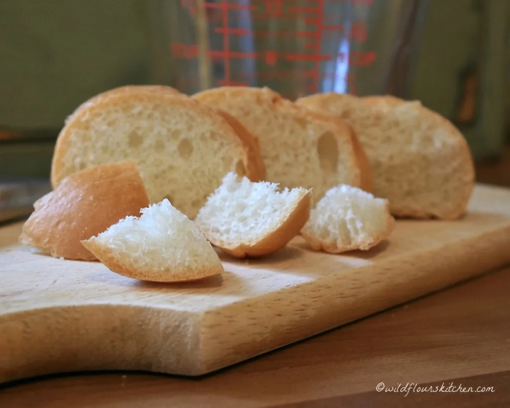 bread cubes fresh