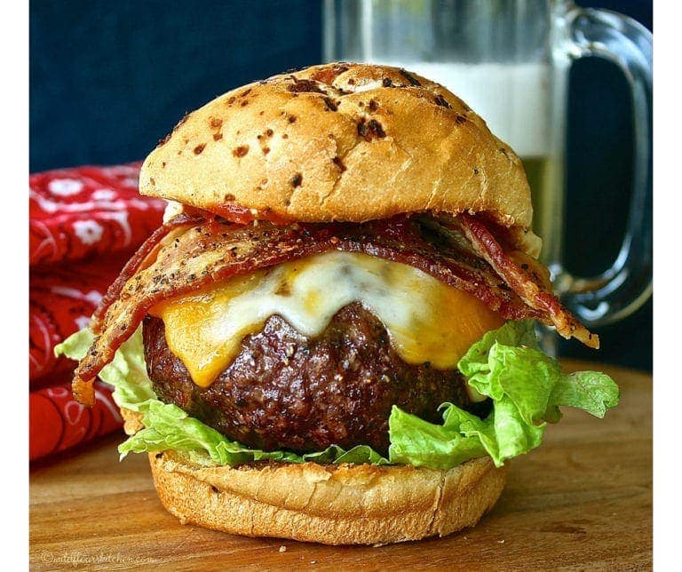 Outside-In Juicy Lucy Cheesy Burger