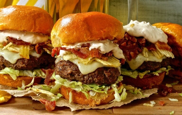 California French Onion Dip 'n Chips Burger